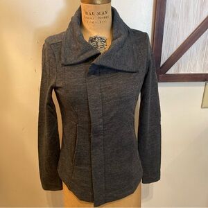 Smart wall, zippered jacket, blazer